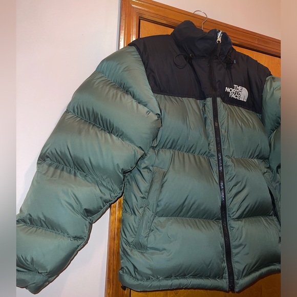 (The North Face 1996 Retro Nuptse down puffer jacket in olive green) - Picture 3 of 7